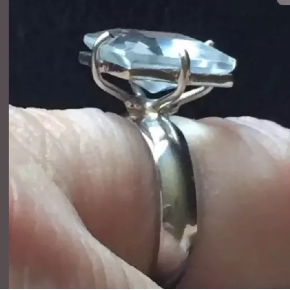 18k solid white gold with sapphire ring size 7 - Picture 12 of 16